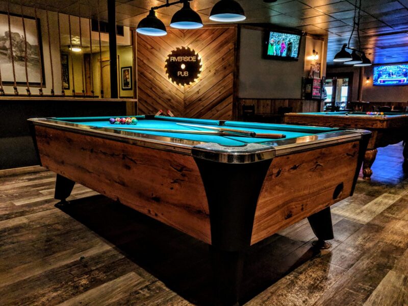 Riverside Inn & Cafe